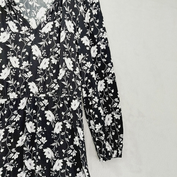 Old Navy and Shein Floral Print Summer Midi Dresses - Bundle of Two P1095 - Picture 11 of 15